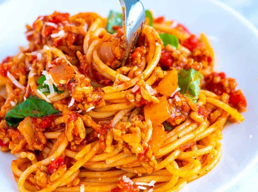 Mỳ Ý Pizza Express sốt bò bằm.